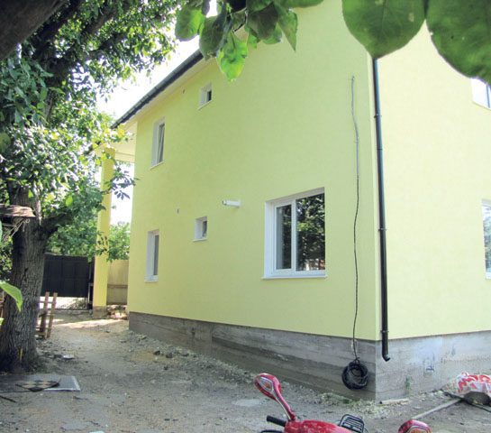 Фасадная штукатурка нанесена